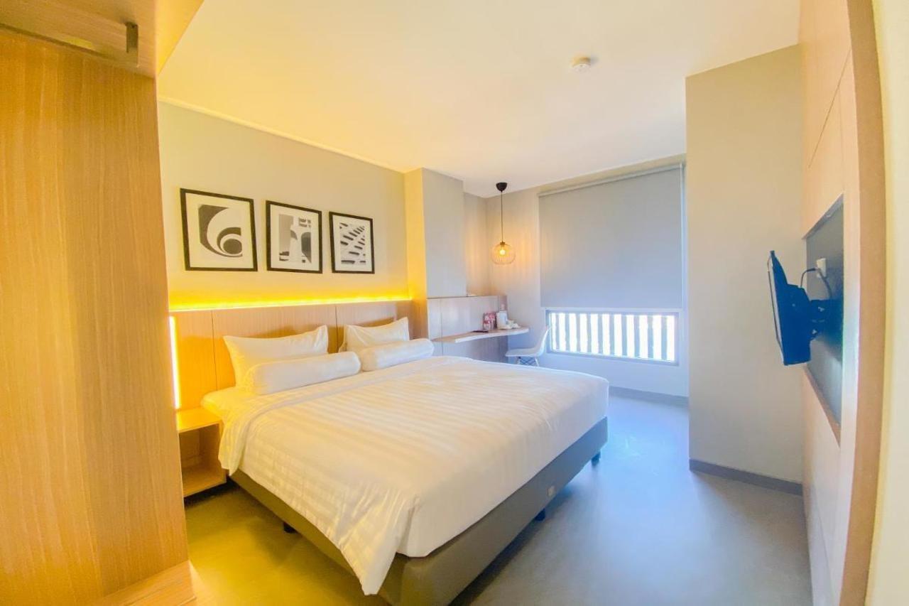 Front One King Hotel Tuban Tuban  Exterior foto