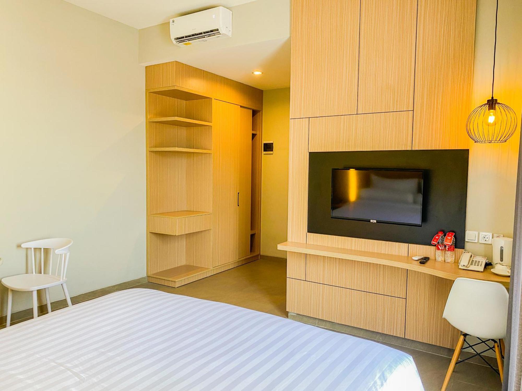 Front One King Hotel Tuban Tuban  Exterior foto
